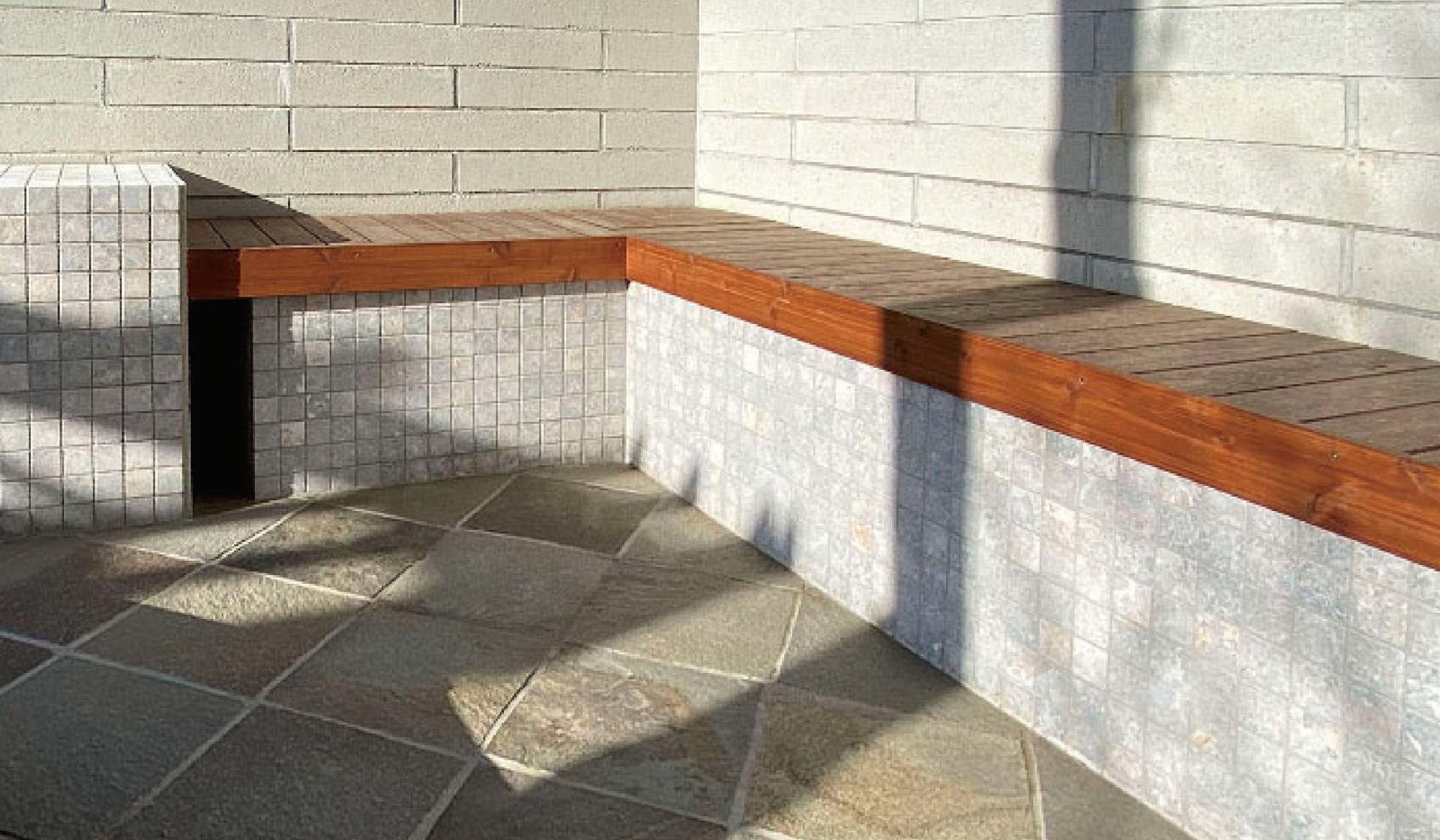 オリジナルベンチの展示